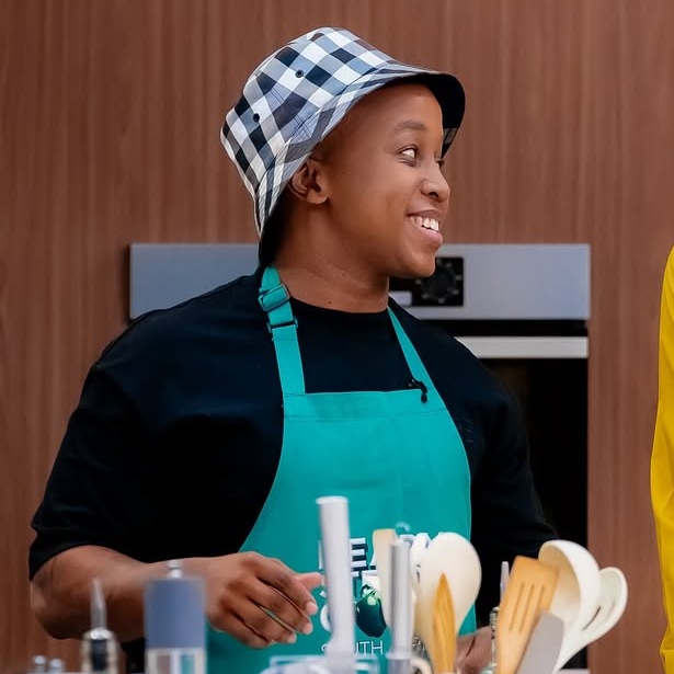 Junior De Rocka cooking